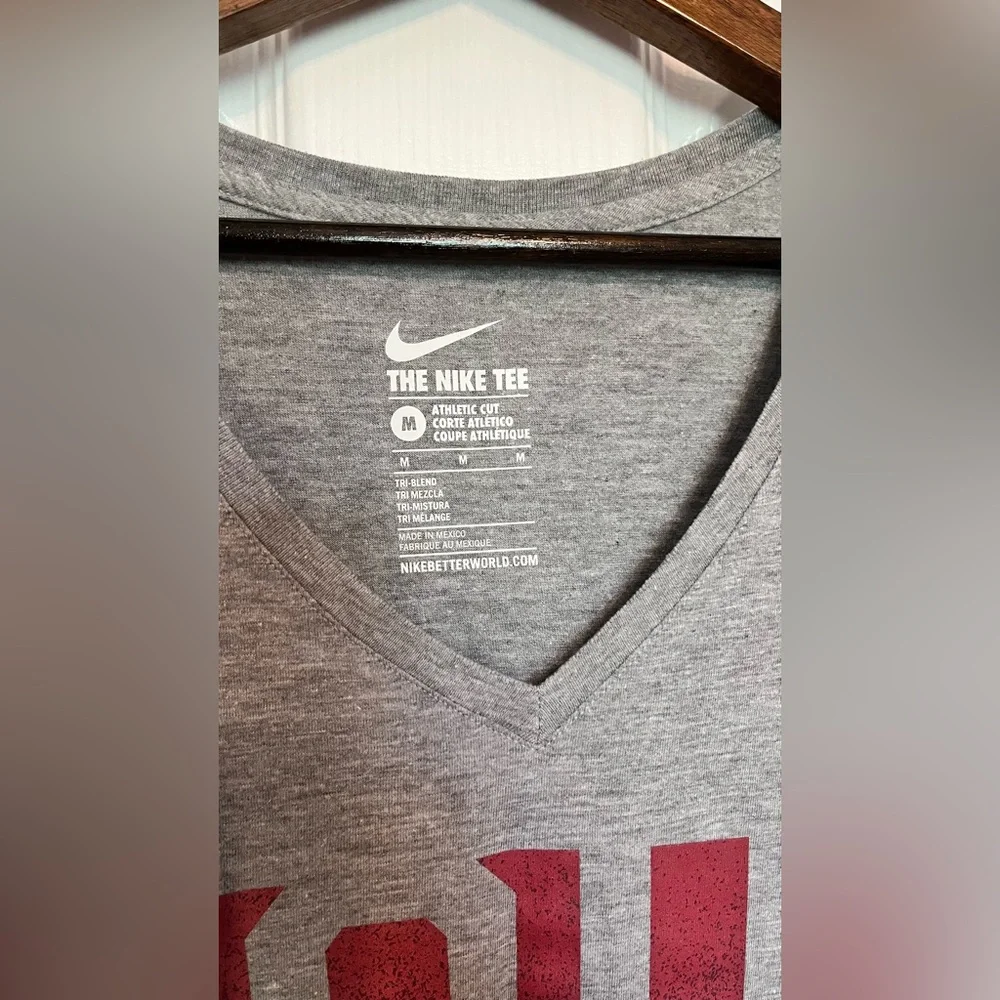 Nike Women’s‎ Gray and Red V Neck Oklahoma Sooners Tee
